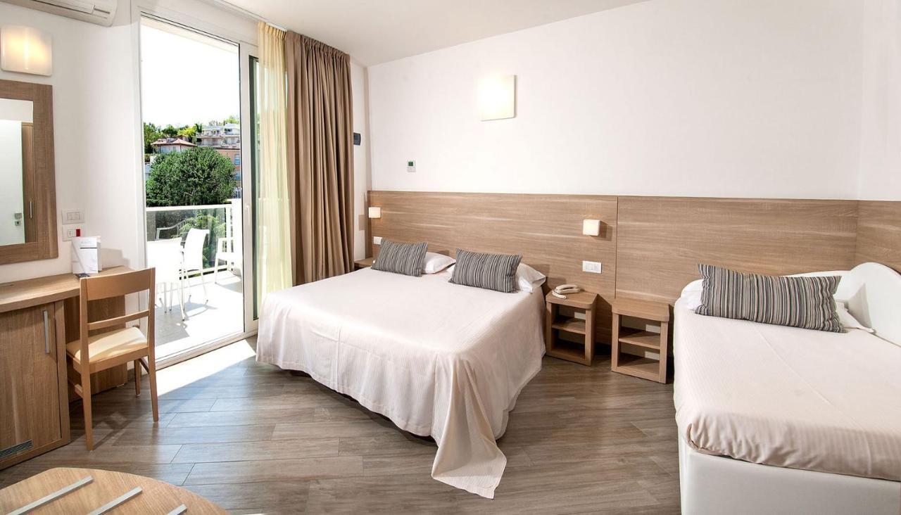 Triple Room Terrace,295841920:JPEG